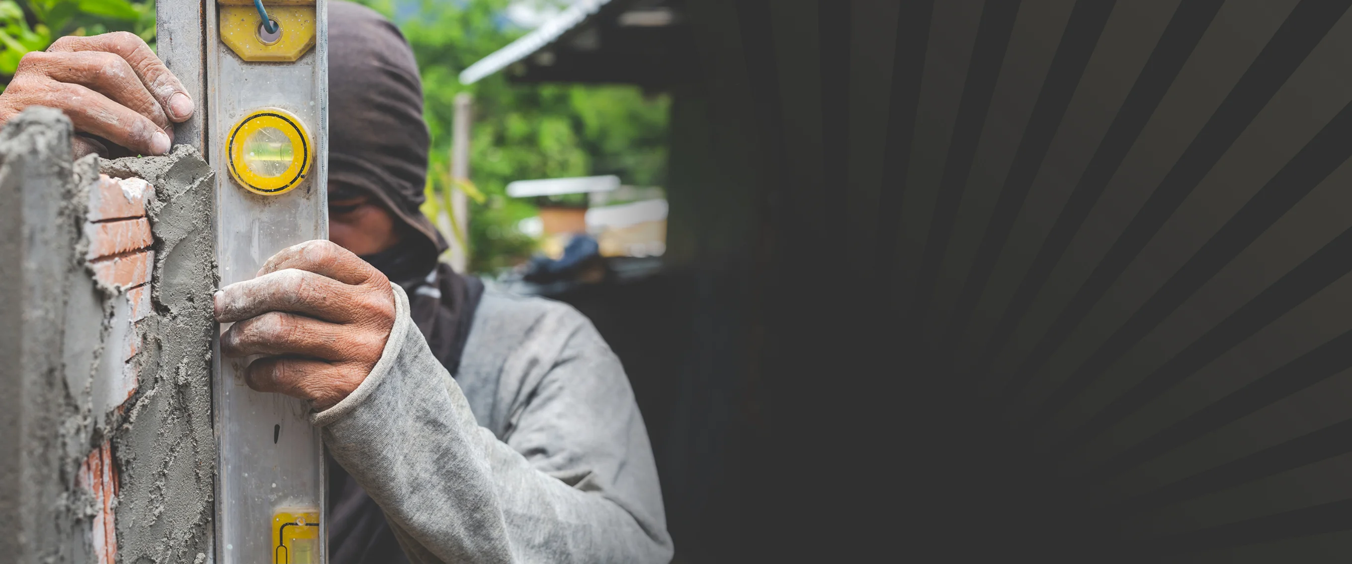 ПОМОЩНИКИ НА УЧАСТОК